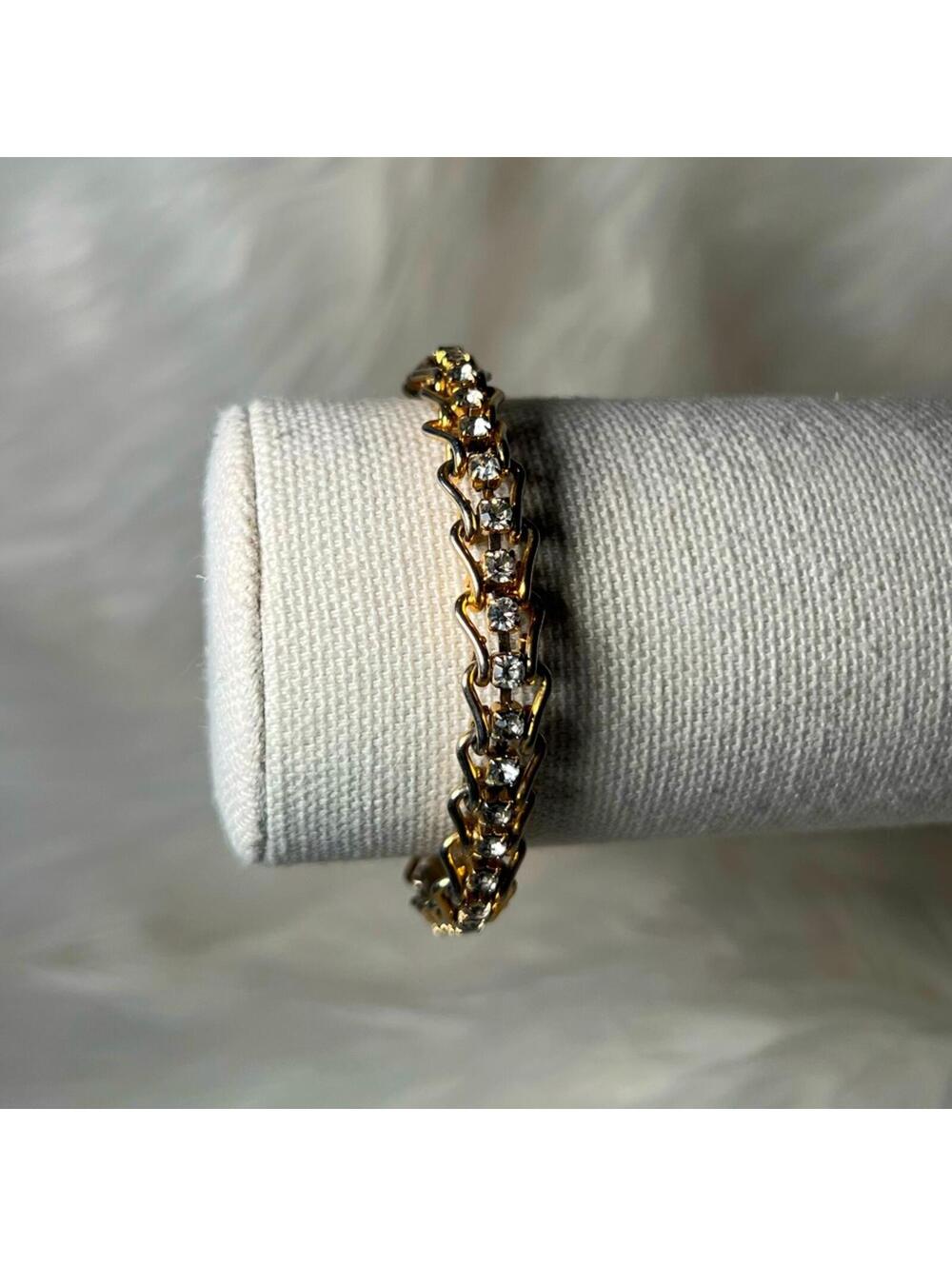 Fashion Bracelet with Gold Color Chains with Jewels